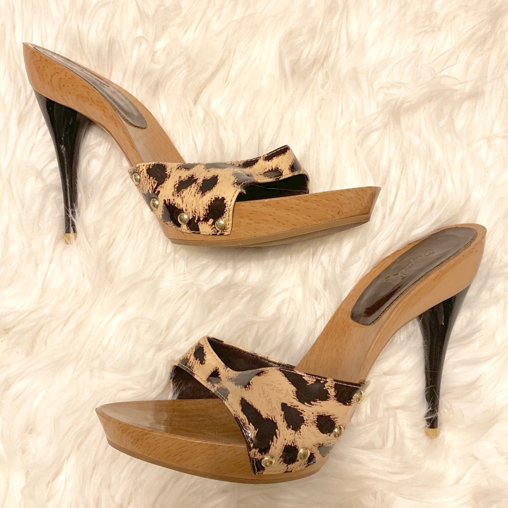 Quipid patent leopard wood slip on heels size 8